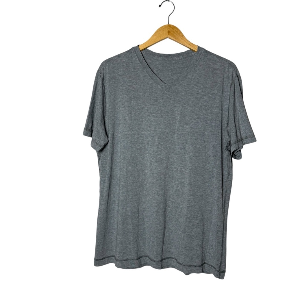 Lululemon Mens Gray Short Sleeve V-Neck T-Shirt